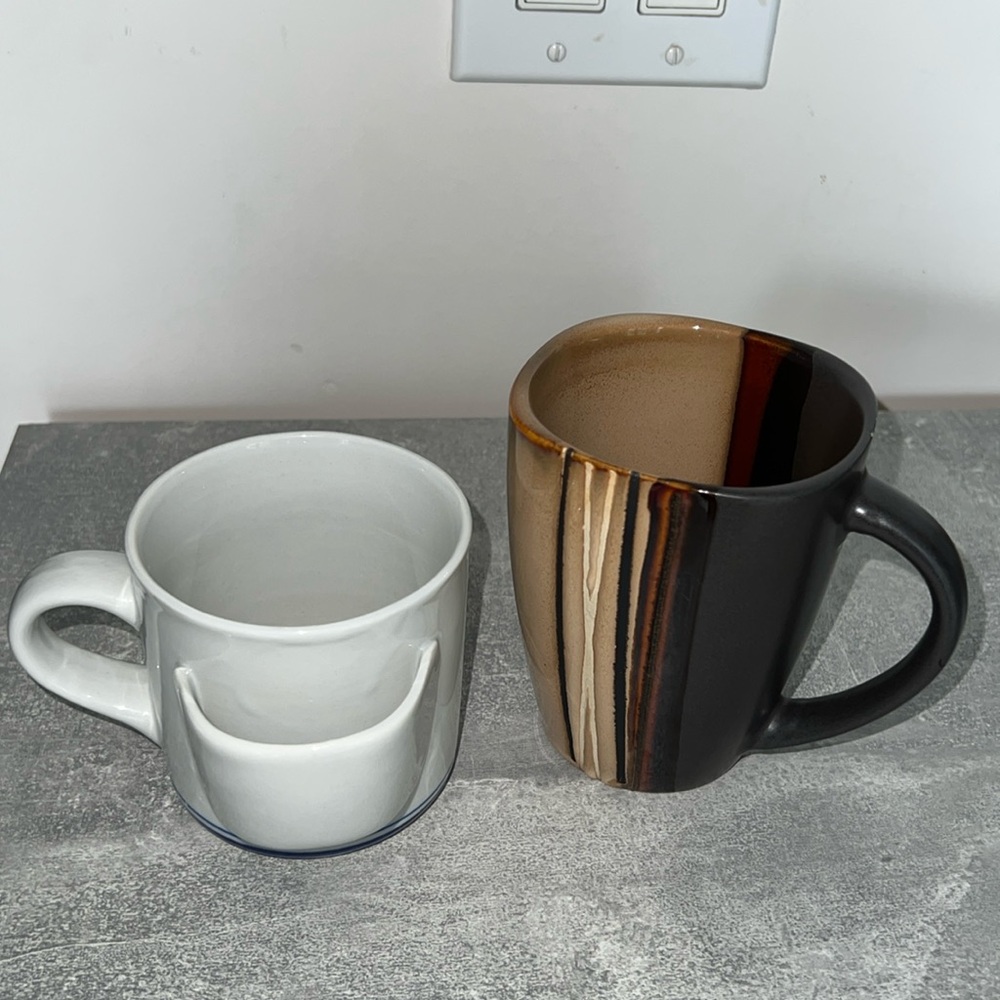 Tea/coffee cups (sold separately)